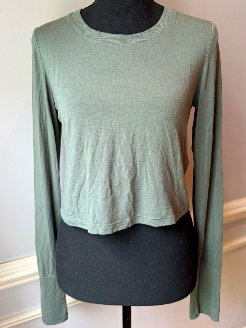 OFFLINE By Aerie Modal Cropped Long Sleeve Top Sage Green Thumbhole Small